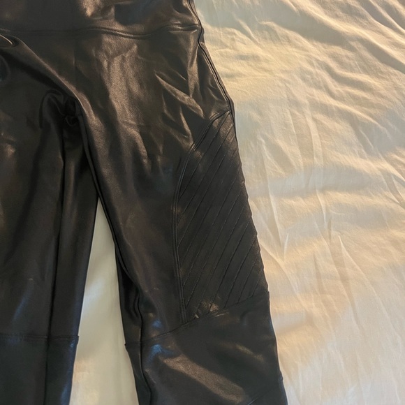 Spanx Faux Leather Moro Leggings. Size M, Regular. Perfect for Fall! - Picture 6 of 7